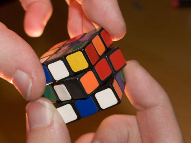 どのように20の動きでrubikの立方体を収集する