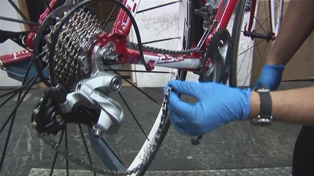 自転車のチェーンを締める方法